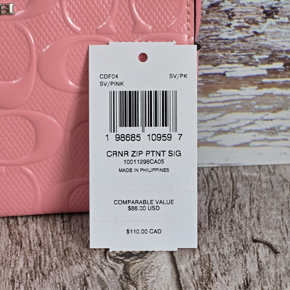 *NWT* COACH Pink Corner Zip Wristlet In Signature Leather With Heart Charm - Picture 4 of 10